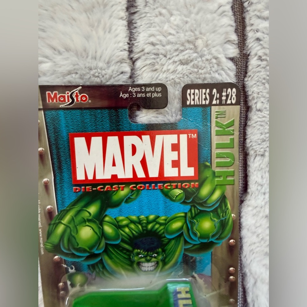 Maisto Marvel Hulk Green Die-Cast Truck - Picture 2 of 5